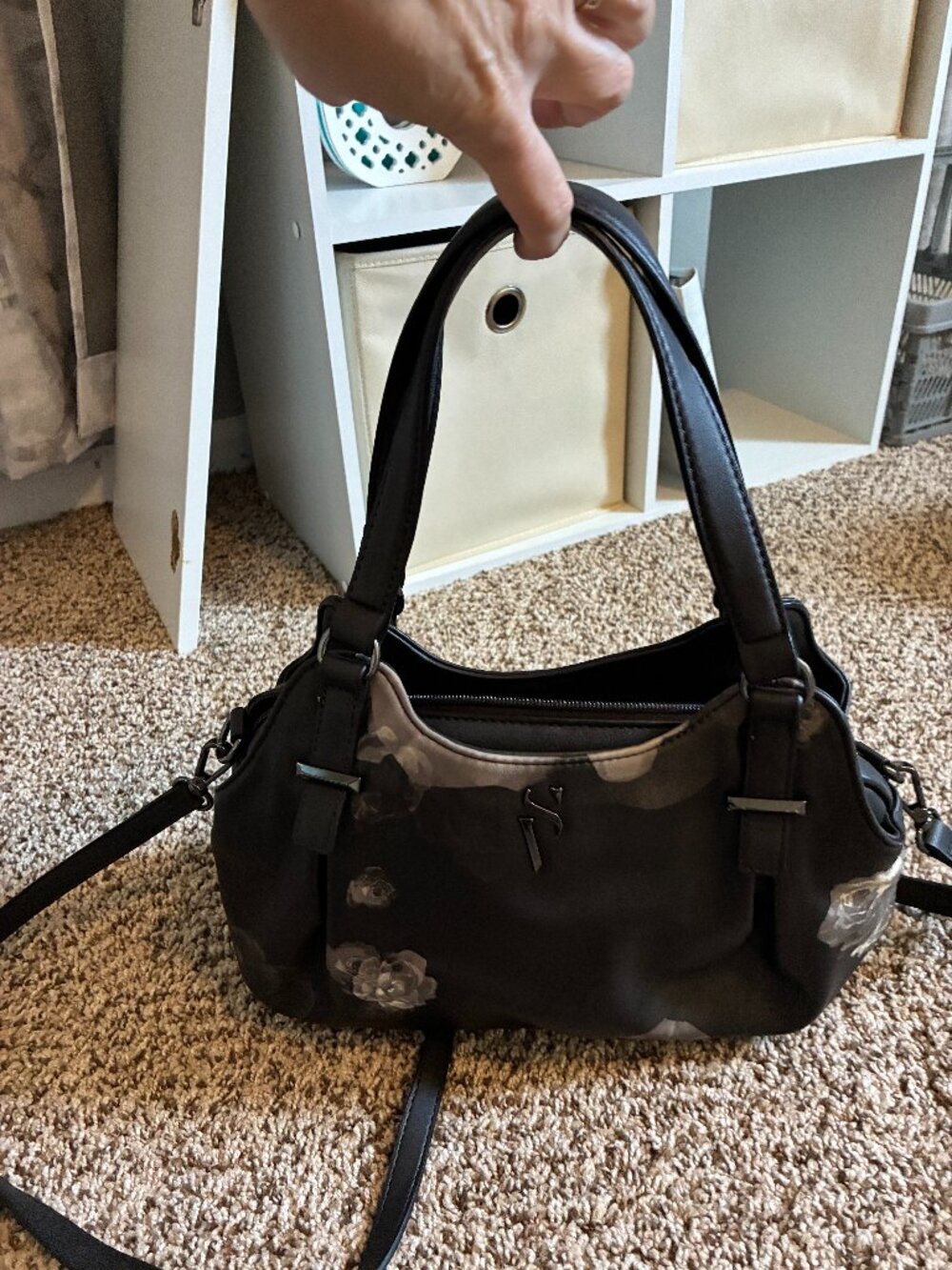 Vera Wang purse/bag - like new